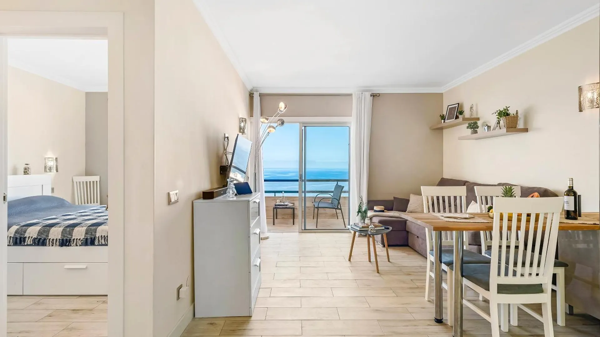 Apartment Ocean Smart Home, Hi-End Services, Media Streaming Costa Adeje