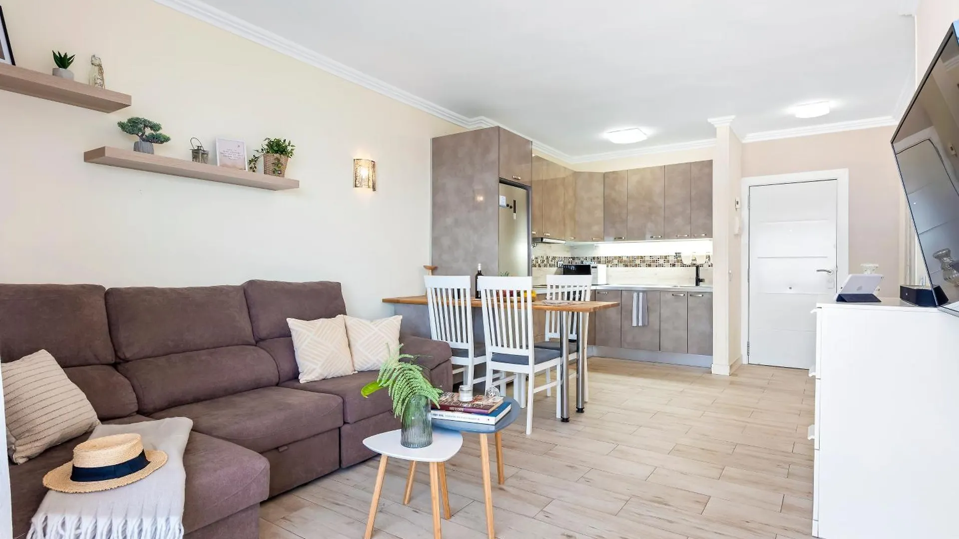 Ocean Smart Home, Hi-End Services, Media Streaming Costa Adeje  Hiszpania