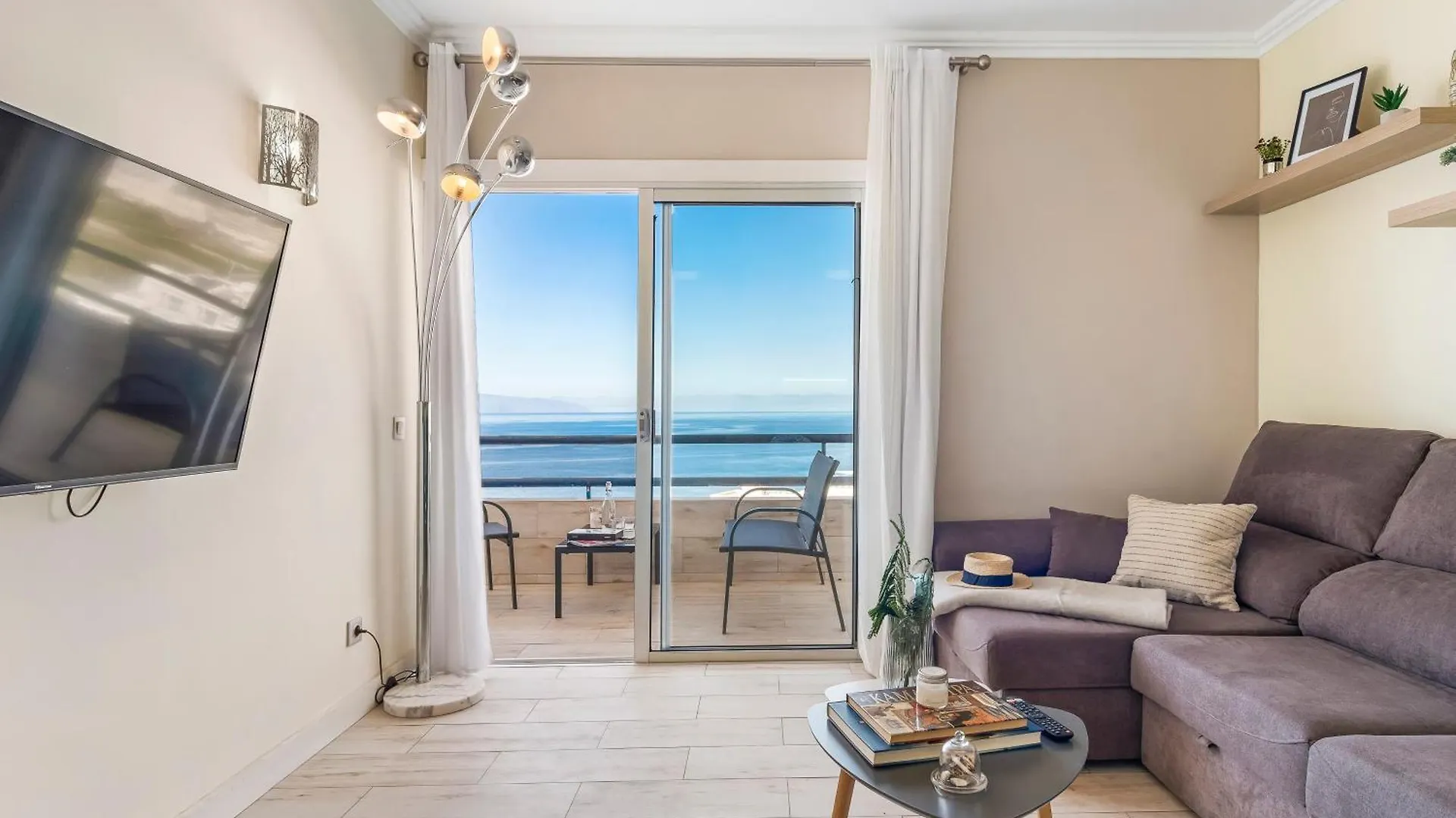 Ocean Smart Home, Hi-End Services, Media Streaming Costa Adeje  0*, Costa Adeje (Tenerife) Hiszpania